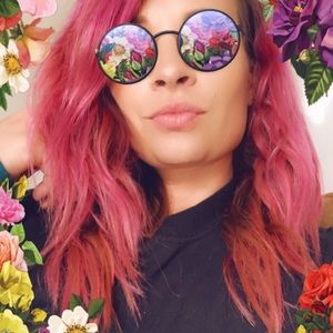 Meet your Posher, April